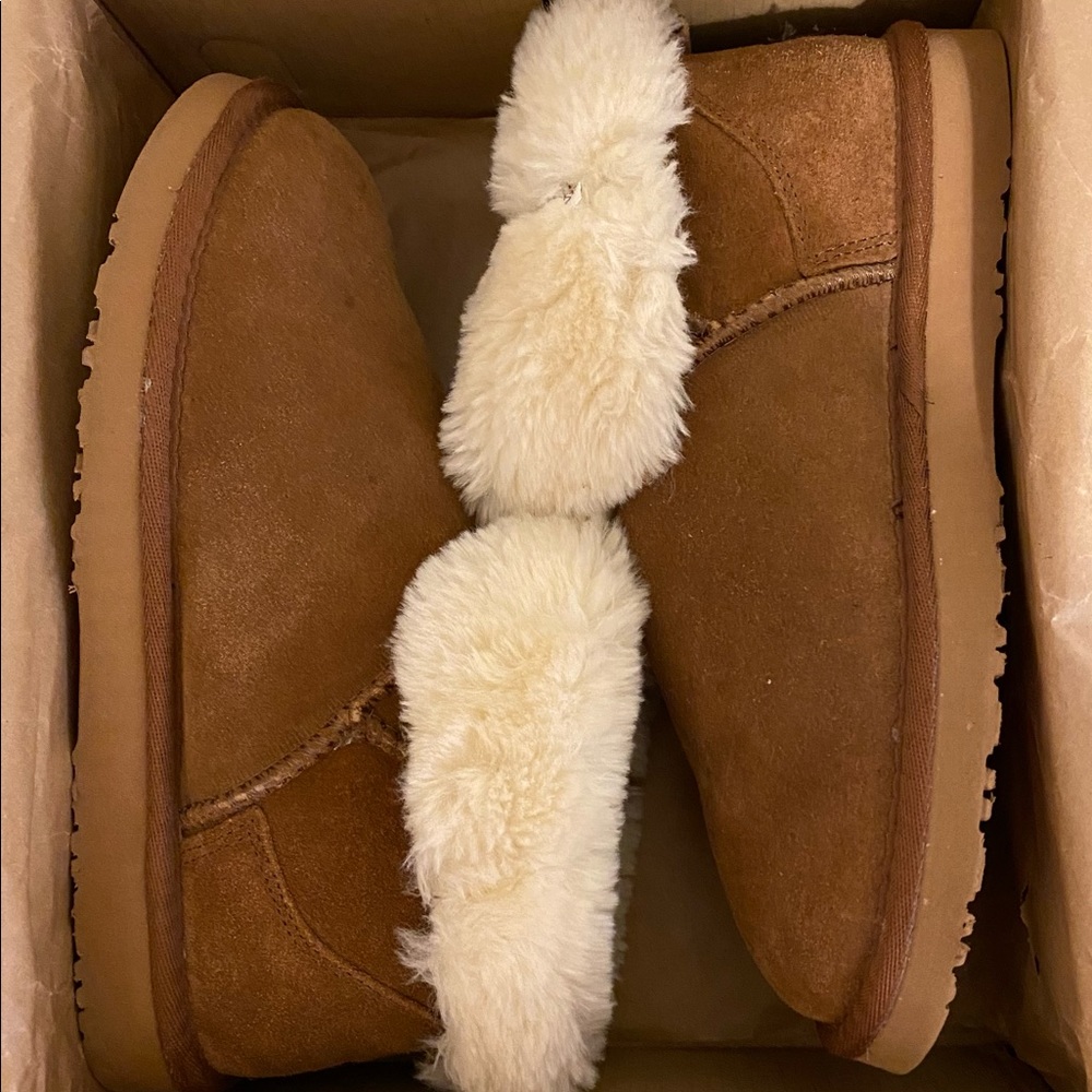 Lamo Tan Suede Leather Boots Size 8 Like New